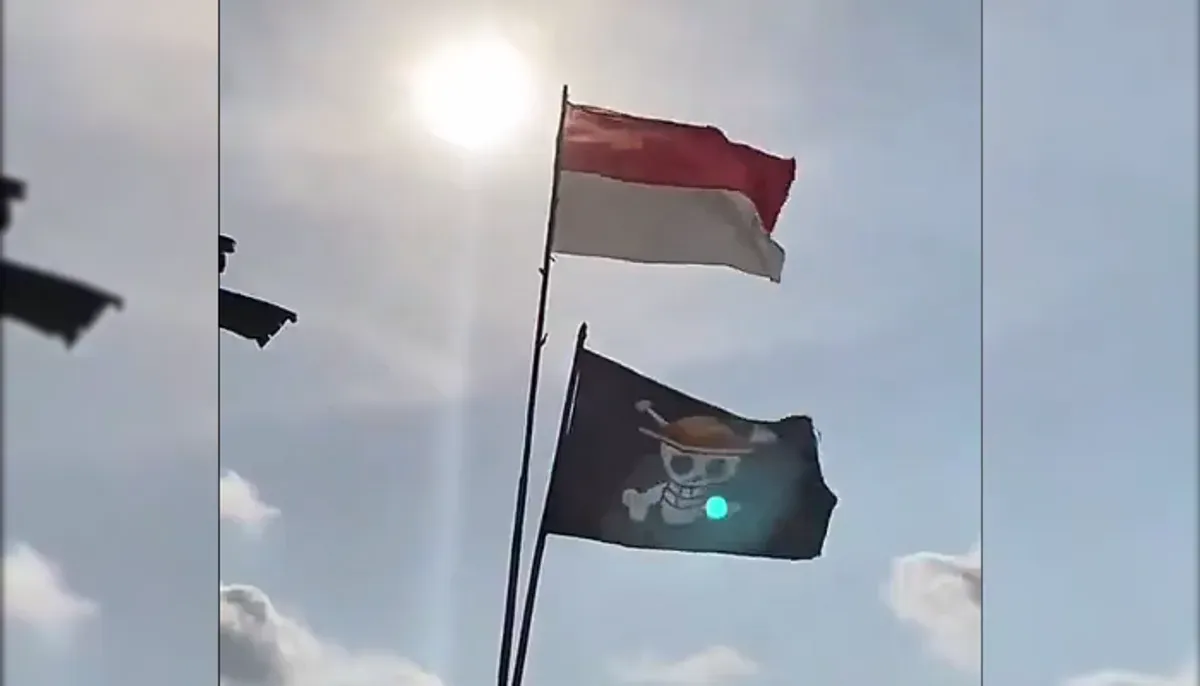 Bendera One Piece ramai dikibarkan bersama Merah-Putih jelang HUT RI 2025. Simak arti simbolik, pro-kontra di media sosial. (Sumber: X/@rahmaniarbaftim)