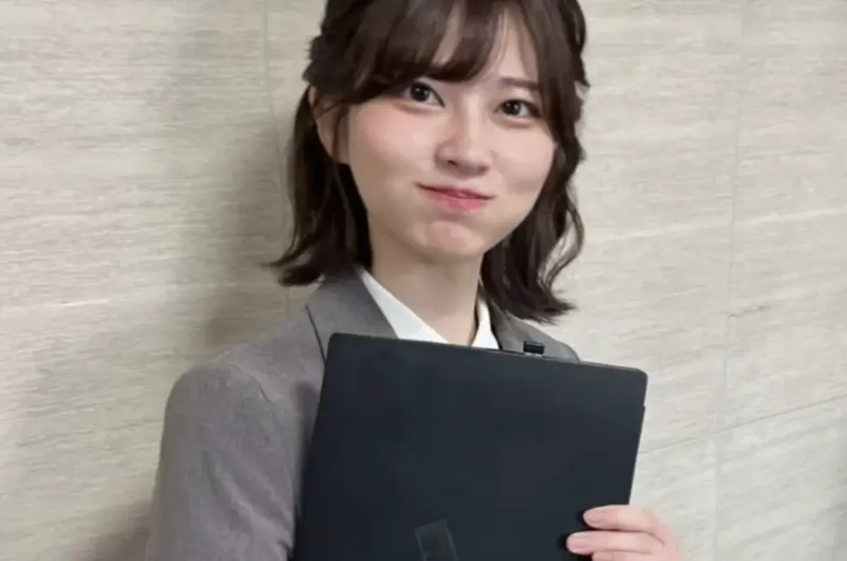 Sosok Sao Viral di TikTok: Wanita Jepang dengan Pesona Kantoran yang Bikin Warganet Kepo (Sumber: Tiktok/@junior.anime.indo)