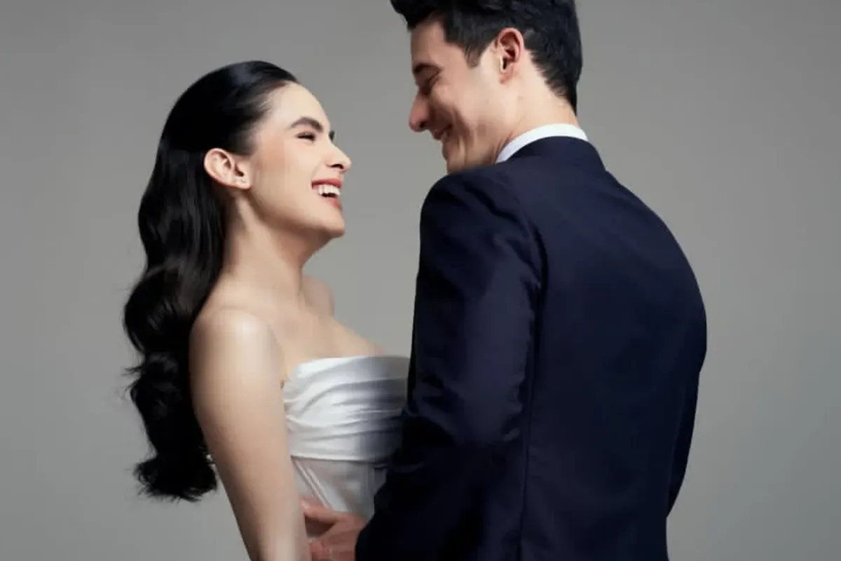 Potret mesra Steffi Zamora dan Nino Fernandez yang mengenakan gaun dan setelan pengantin. (Sumber: Instagram/@steffizamora)