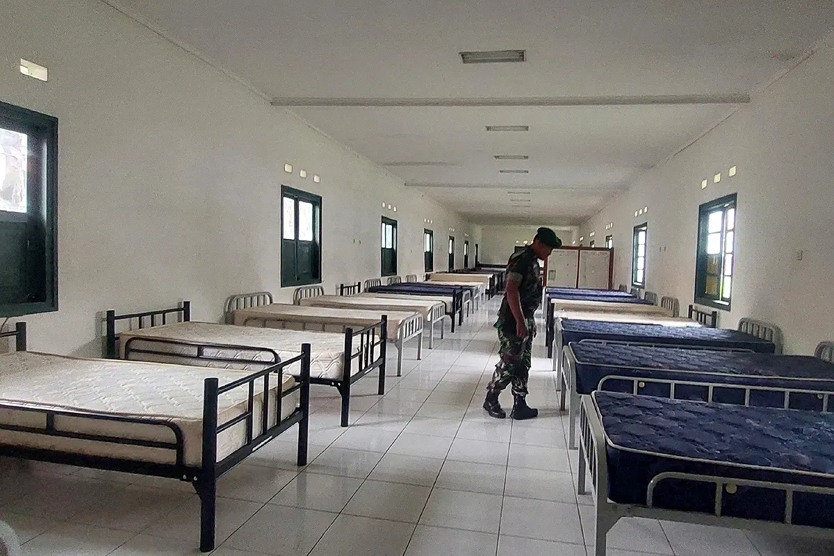 Lokasi barak militer di Markas Batalyon Infanteri 315/Garuda, Gunung Batu, Kota Bogor, yang akan digunakan untuk program pembinaan anak bermasalah di Kota Bogor, Minggu, 1 Juni 2025. (Sumber: POSKOTA | Foto: Sekar Putri Andini)
