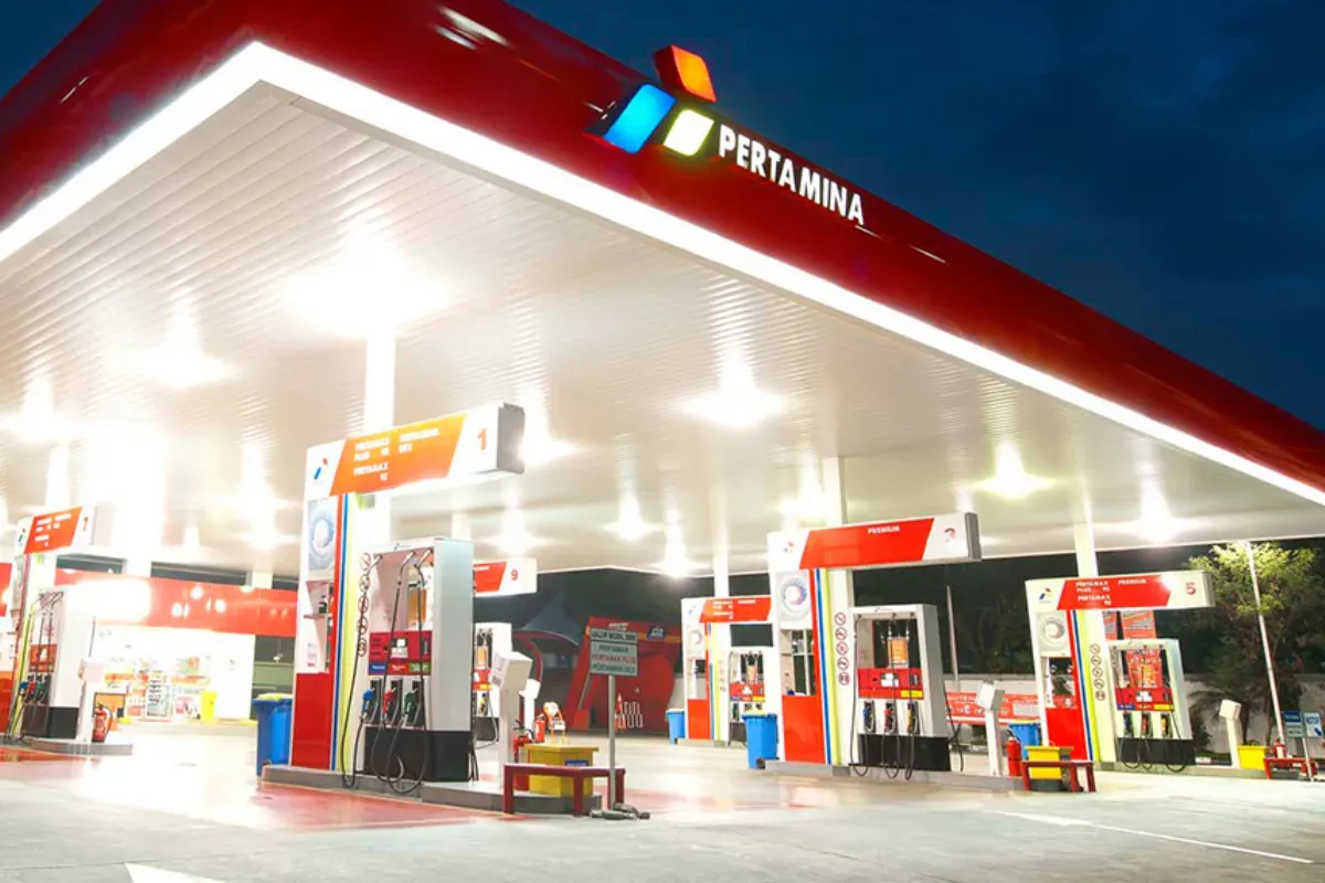 Harga BBM resmi turun di seluruh SPBU Indonesia mulai 2 Juni 2025. Penurunan ini berlaku untuk BBM non-subsidi dari Pertamina, Shell, BP-AKR, dan Vivo Energy Indonesia. (Sumber: Pertamina)