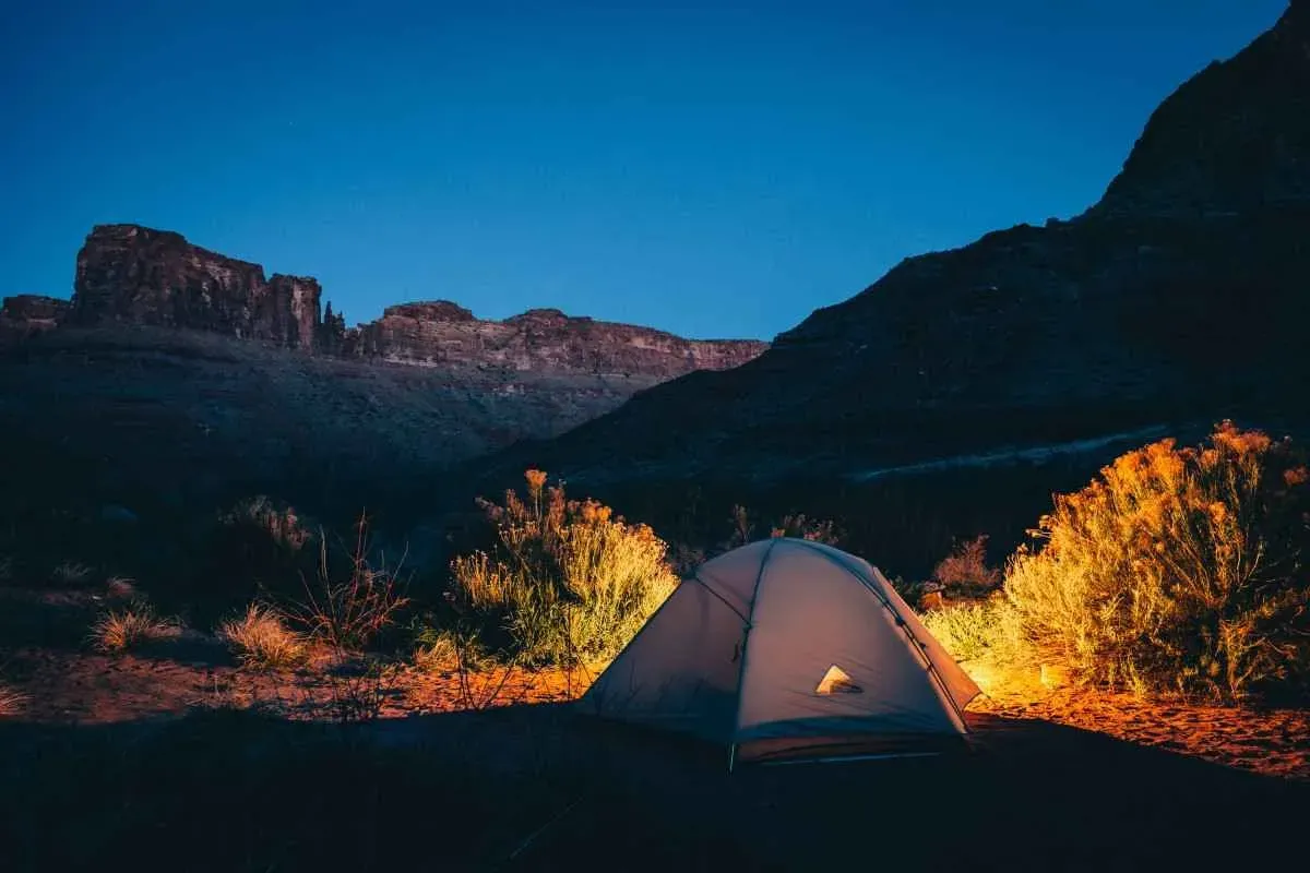 Ilustrasi camping. (Sumber: PxHere)