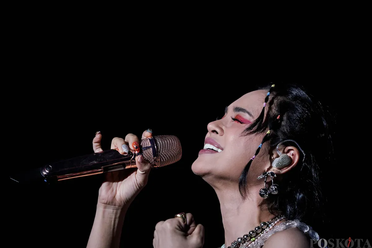 Penyanyi Andien bernyayi menghibur penonton pada Java Jazz Festival 2025, di Jiexpo Kemayoran, Jakarta, Jum'at, 20 Mei 2025. Poskota/Bilal Nugraha Ginanjar (Sumber: Poskota/Bilal Nugraha Ginanjar | Foto: Bilal Nugraha Ginanjar)