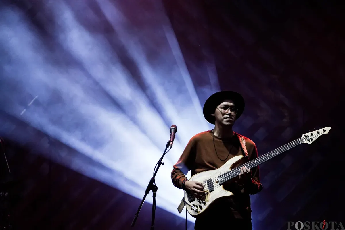 Penampilan duo musisi Endah N Rhesa pada Java Jazz Festival 2025, di Jiexpo Kemayoran, Jakarta, Jum'at, 20 Mei 2025. Poskota/Bilal Nugraha Ginanjar (Sumber: Poskota/Bilal Nugraha Ginanjar | Foto: Bilal Nugraha Ginanjar)