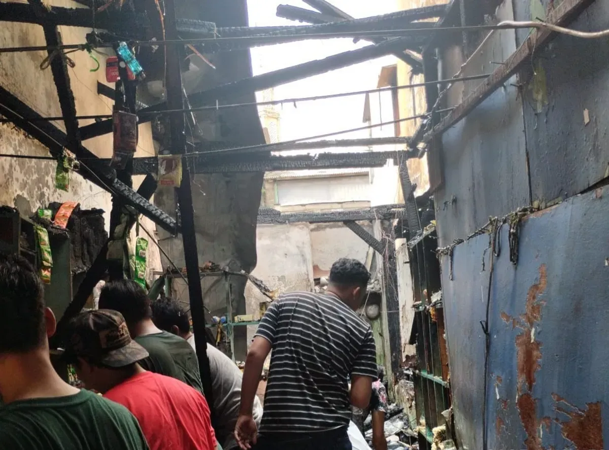 Kebakaran rumah kontrakan dan toko kelontong di Setiabudi, Jaksel, Selasa, 3 Juni 2025. (Sumber: BPBD Jakarta)