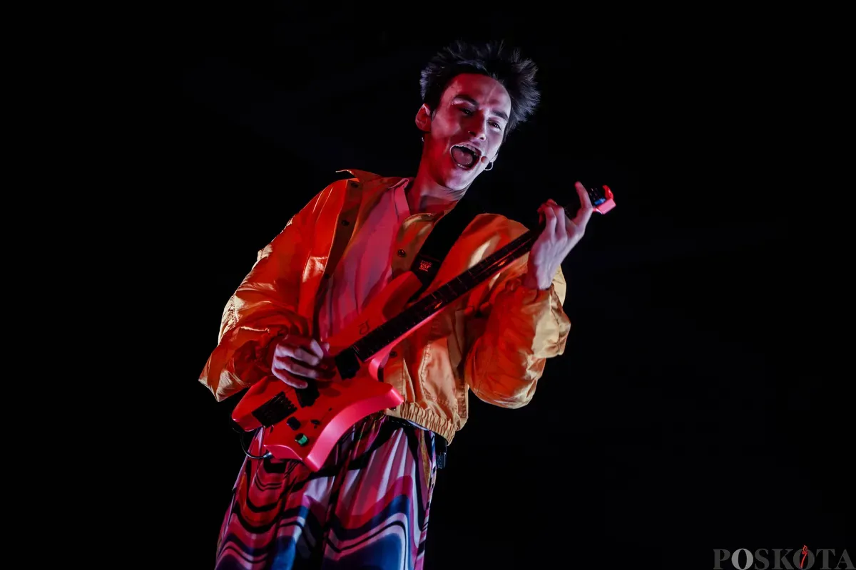 Penyanyi Jacob Collier bernyanyi menghibur penonton saat Java Jazz Festival 2025 di Jiexpo Kemayoran, Jakarta, Jum'at 20 Mei 2025. Poskota/Bilal Nugraha Ginanjar (Sumber: Poskota/Bilal Nugraha Ginanjar | Foto: Bilal Nugraha Ginanjar)