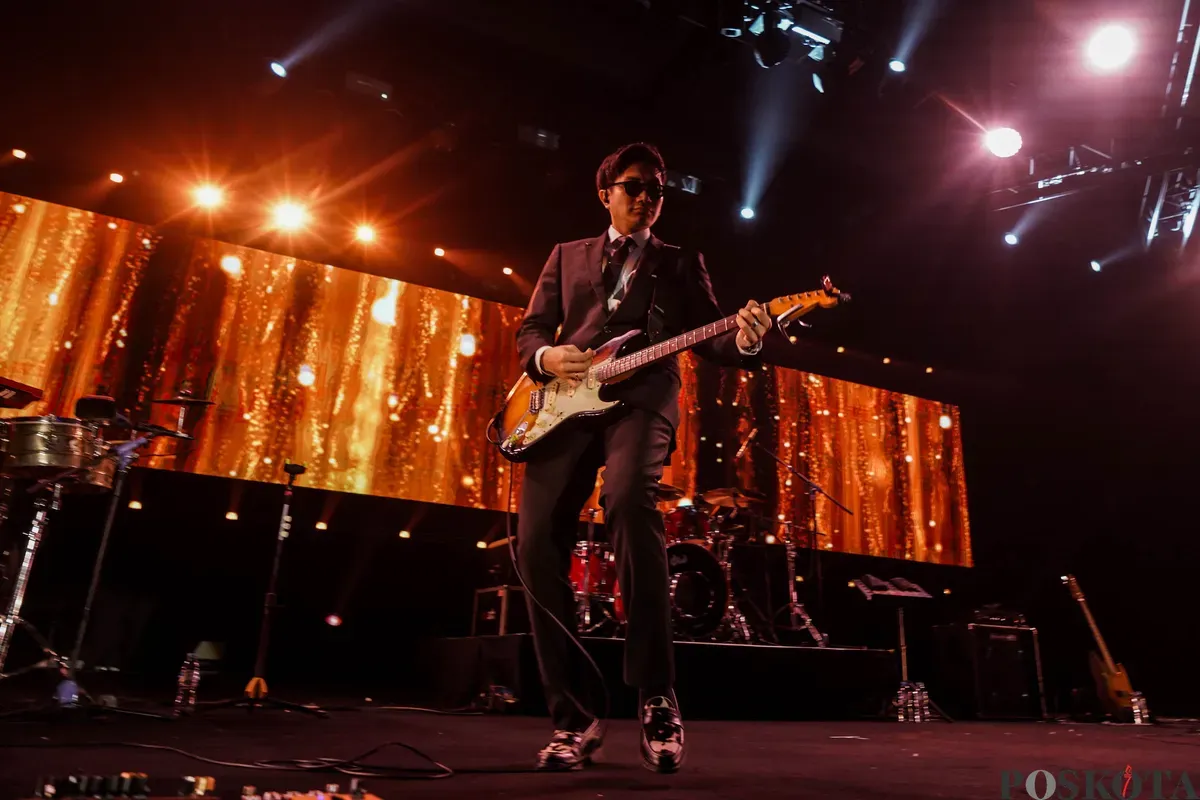 Grup musik Maliq & D'Essentials saat tampil pada BNI Java Jazz Festival 2025 di JIExpo Kemayoran, Jakarta, Minggu, 1 Juni 2025. (Sumber: Poskota/Bilal Nugraha Ginanjar)