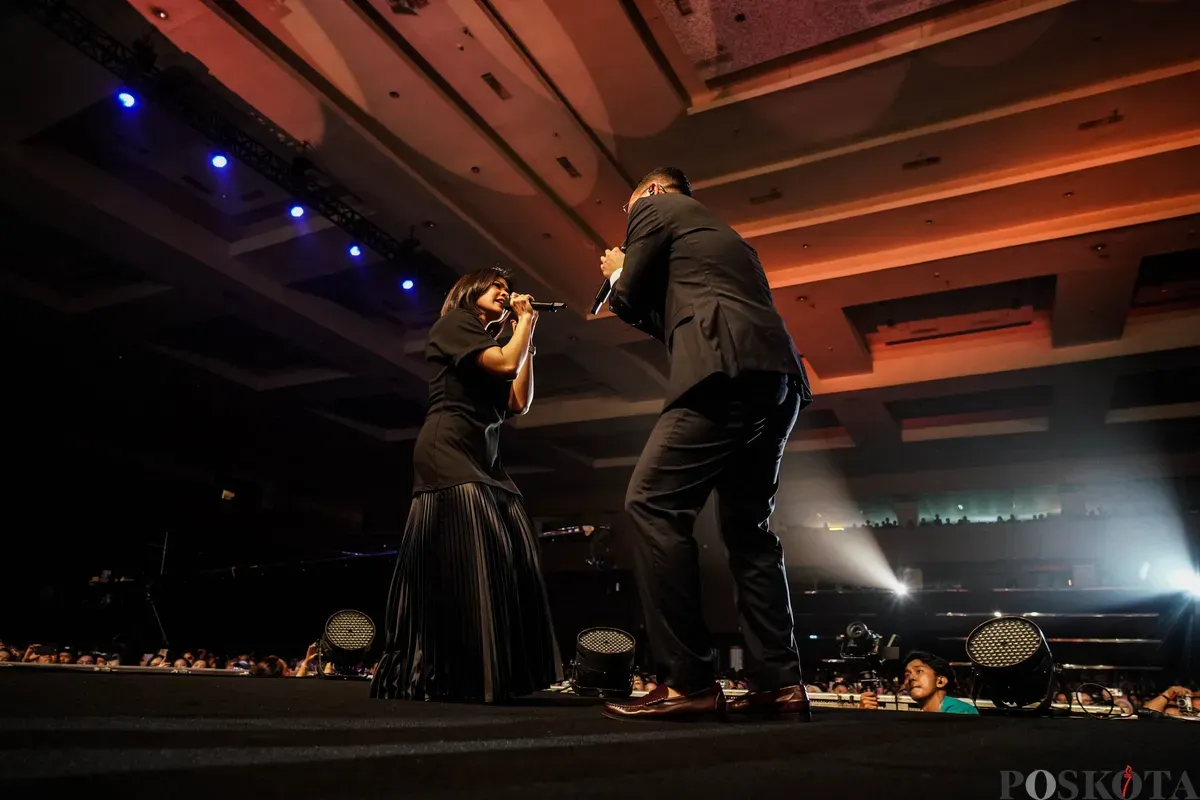 Grup musik Maliq & D'Essentials saat tampil pada BNI Java Jazz Festival 2025 di JIExpo Kemayoran, Jakarta, Minggu, 1 Juni 2025. (Sumber: Poskota/Bilal Nugraha Ginanjar)