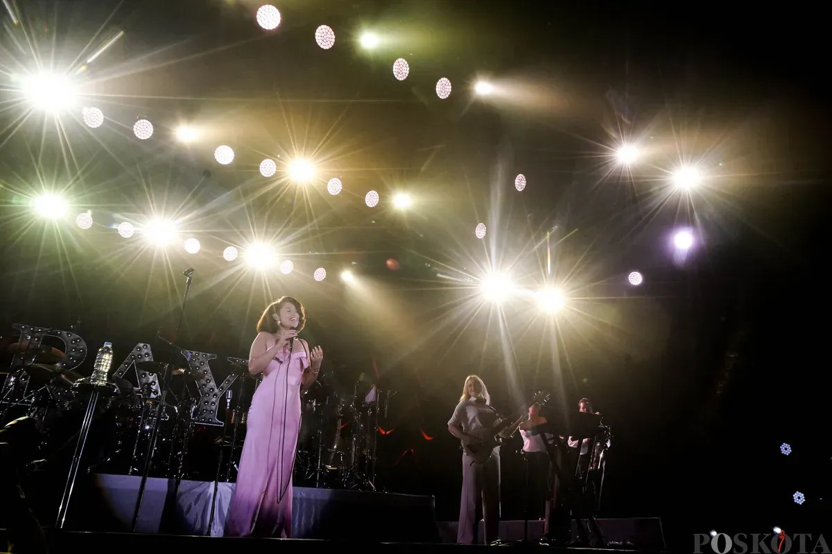 Penyanyi Raye tampil pada Java Jazz Festival 2025 di JIExpo, Kemayoran, Jakarta, Minggu, 1 Juni 2025. (Sumber: Poskota/Bilal Nugraha Ginanjar)