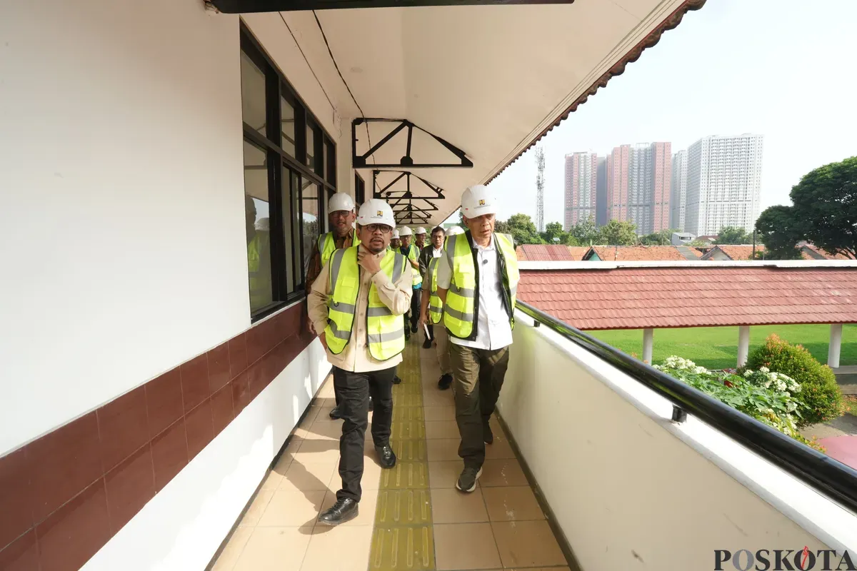 Wakil KSP, Muhammad Qodari mengunjungi Sentra Pangudi Luhur dalam rangka meninjau tempat yang direvitalisasi untuk menjadi sekolah rakyat, Selasa, 3 Juni 2025. (Sumber: Poskota/Nurpini Aulia Rapika)