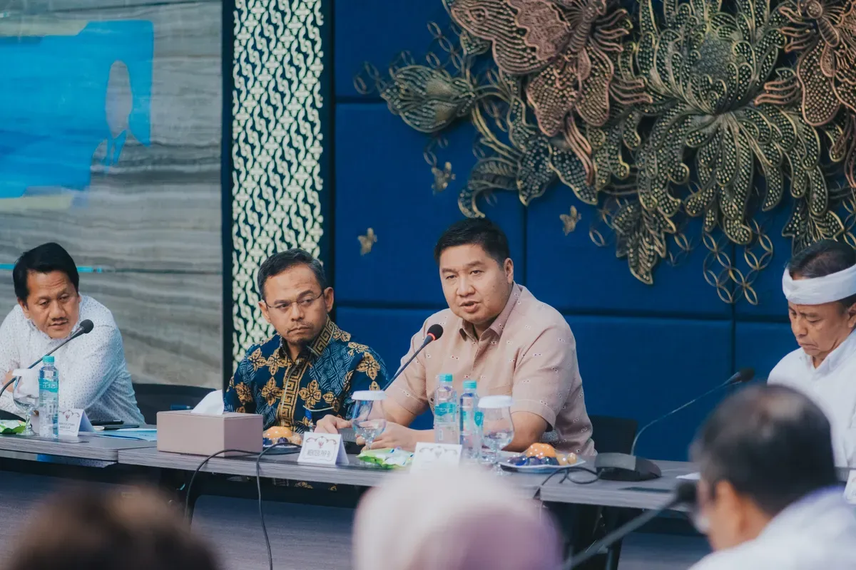 Menteri PKP Maruar Sirait bersama Direksi bank bjb mendukung penuh Program 3 Juta Rumah yang diinisiasi oleh Pemerintah Republik Indonesia melalui Kementerian Perumahan dan Kawasan Permukiman (PKP) (Sumber: Dok. bank bjb)
