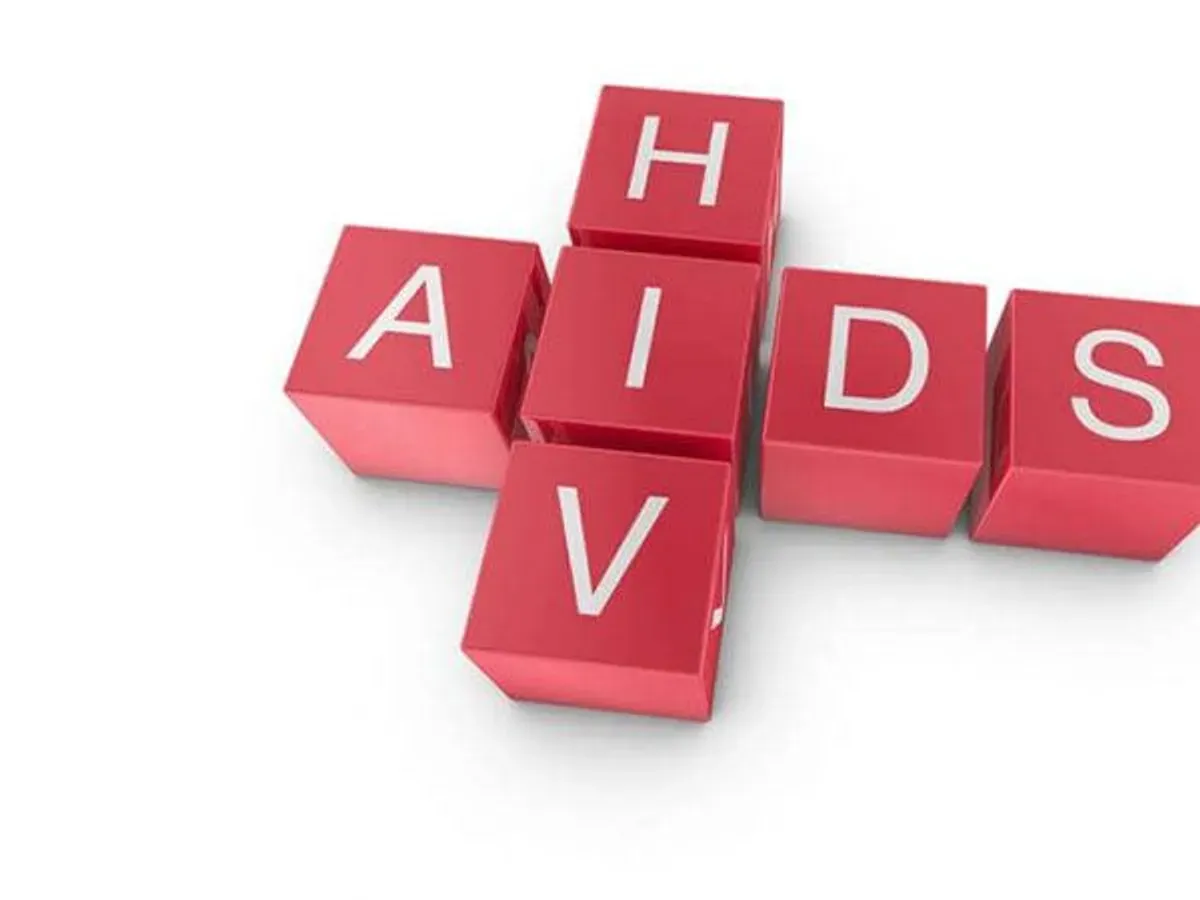 Viral! Percakapan Gofar Hilman dan dr. Boyke Soal HIV: Ini Fakta Gejala dan Cara Penularannya (Sumber: Pinterest)