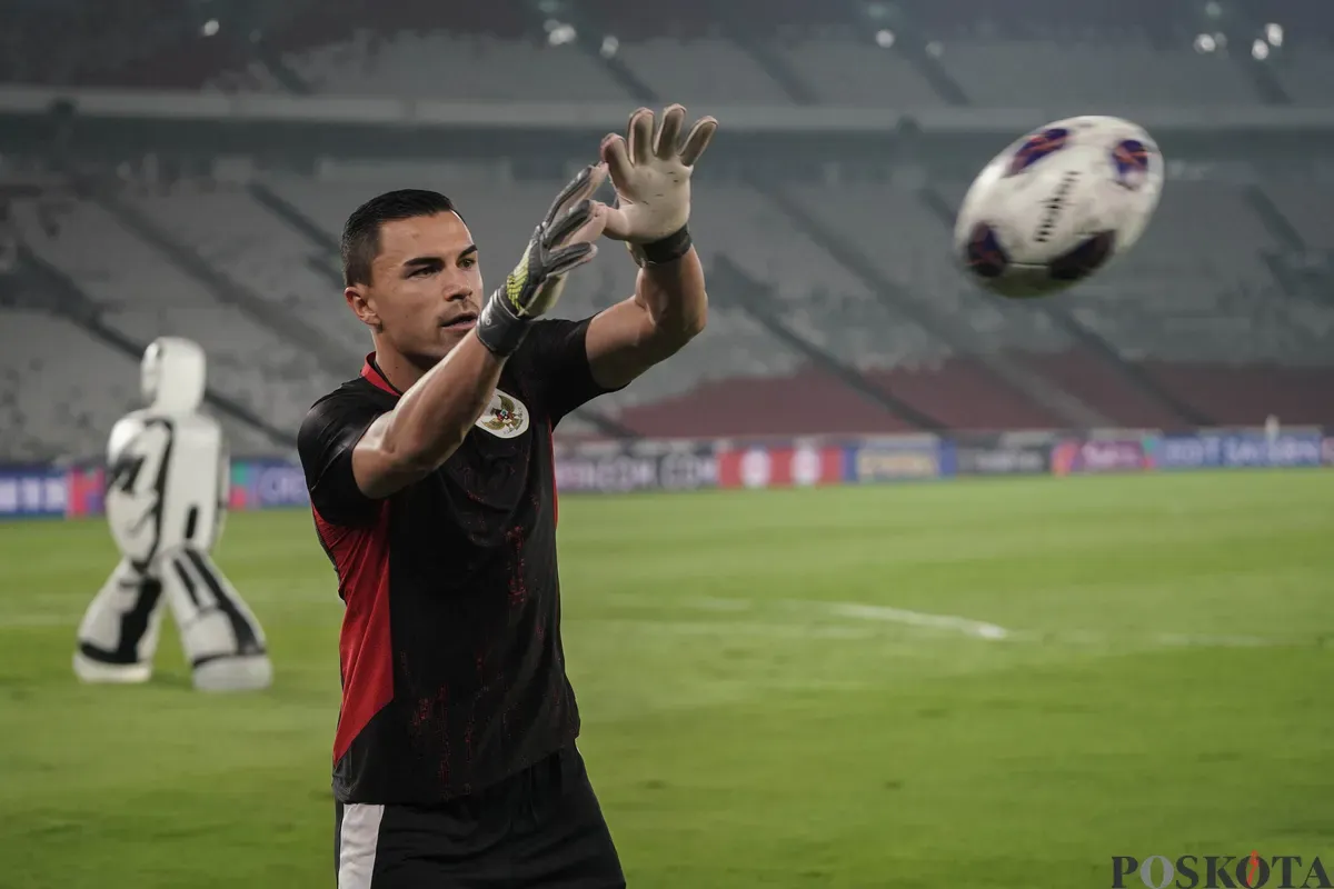 Sejumlah pesepak bola Timnas Inedonesia mengikuti sesi latihan resmi di Stadion Utama Gelora Bung Karno, Jakarta, Rabu, 4 Juni 2025. (Sumber: Poskota/Bilal Nugraha Ginanjar)