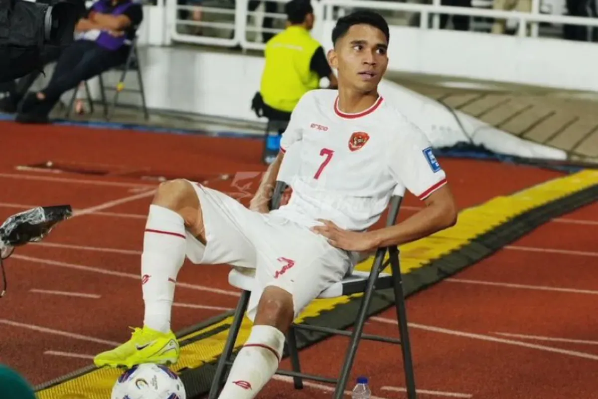 Potret Marselino Ferdinan yang dipastikan absen di Kualifikasi Piala Dunia 2026 saat Timnas Indonesia vs China. (Sumber: X/@Idho09)