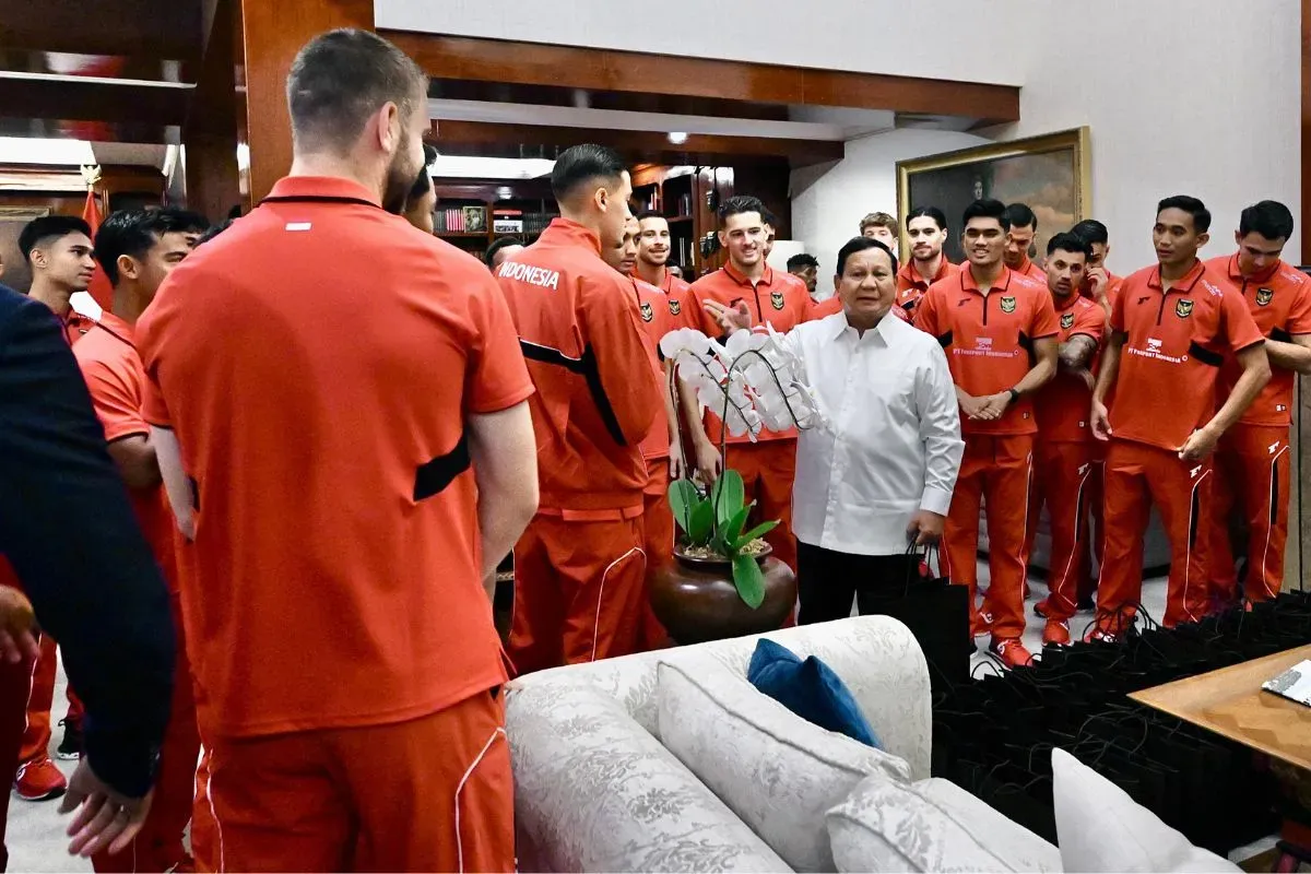 Para pemain Timnas Indonesia diajak Presiden Prabowo Subianto ke Jalan Kertanegara IV, Kebayoran Baru, Jakarta Selatan, Jumat, 6 Juni 2025. (Sumber: Dok. PSSI)
