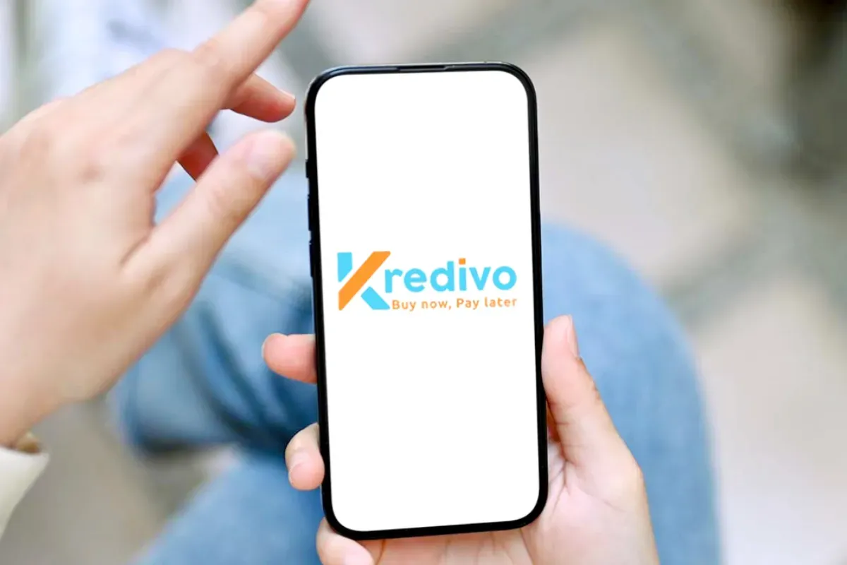 Gestun Kredivo adalah praktik ilegal yang melibatkan pencairan limit kredit Kredivo menjadi uang tunai melalui transaksi pembelian fiktif. Praktik ini sangat berisiko, termasuk potensi penipuan, pembekuan akun Kredivo. (Sumber: Kredivo)