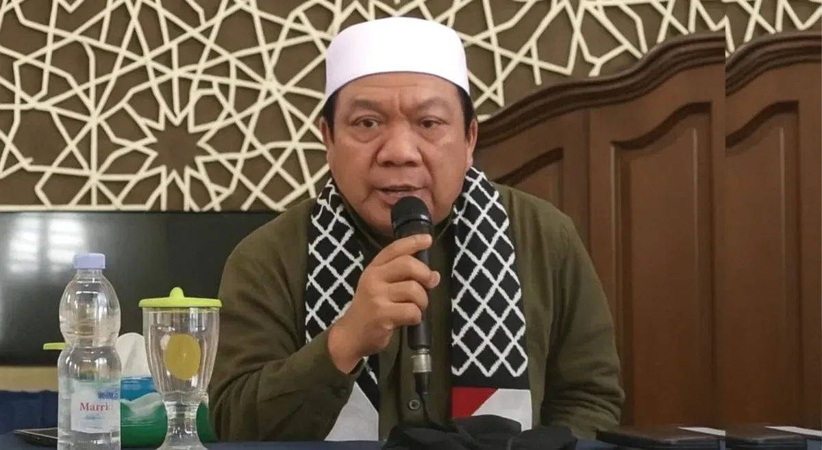 Ustadz Yahya Waloni saat memberikan ceramah Jumat di salah satu masjid.