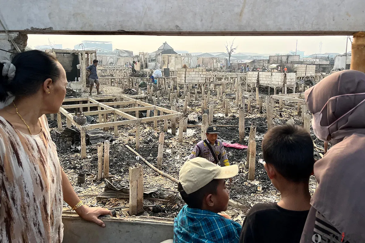 Kondisi ratusan rumah warga Kapuk Muara, Jakut, yang terbakar dan sudah rata dengan tanah, Sabtu, 7 Juni 2025. (Sumber: POSKOTA | Foto: Pandi Ramedhan)