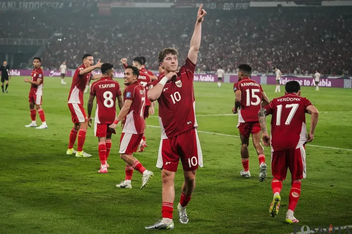 Penyerang Timnas Indonesia Ole Romeny berselebrasi usai mencetak gol ke gawang Timnas China pada pertandingan Kualifikasi Piala Dunia 2026. (Sumber: Poskota/Bilal Nugraha Ginanjar)
