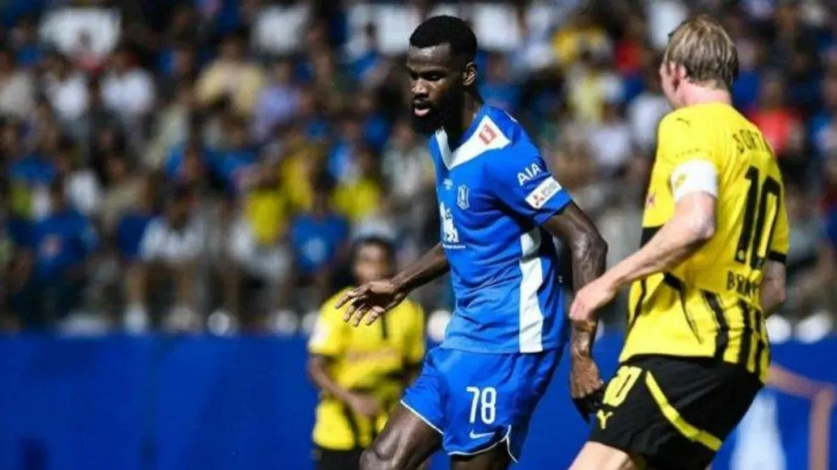 Sosok Christian Gomis, Bek Prancis yang Kabarnya Gabung Persib Bandung. (Sumber: Instagram/@c.gomis6)