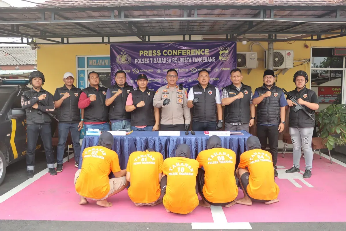 Polsek Tigaraksa mengamankan 5 tersangka pengedar sabu di Kabupaten Tangerang pada Selasa, 10 Juni 2025. (Sumber: Humas Polsek Tigaraksa)