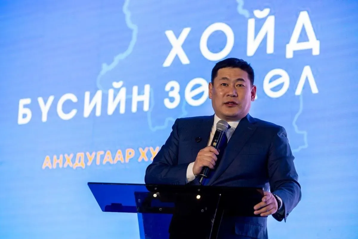 Perdana menteri mongolia mundur (Sumber: Instagram/@oyunerdenemn)