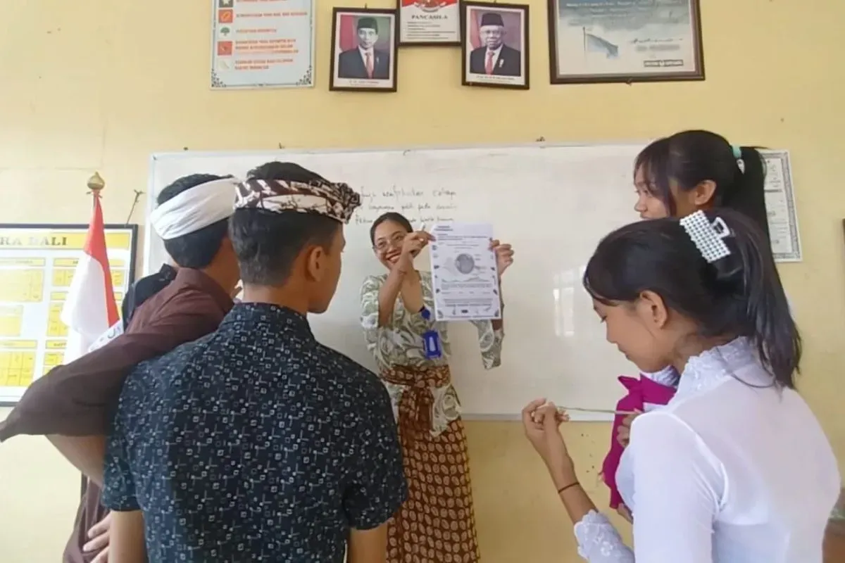 Ilustrasi guru dan murid di Sekolah Rakyat. (Sumber: sekolahrakyat.kemensos.go.id)