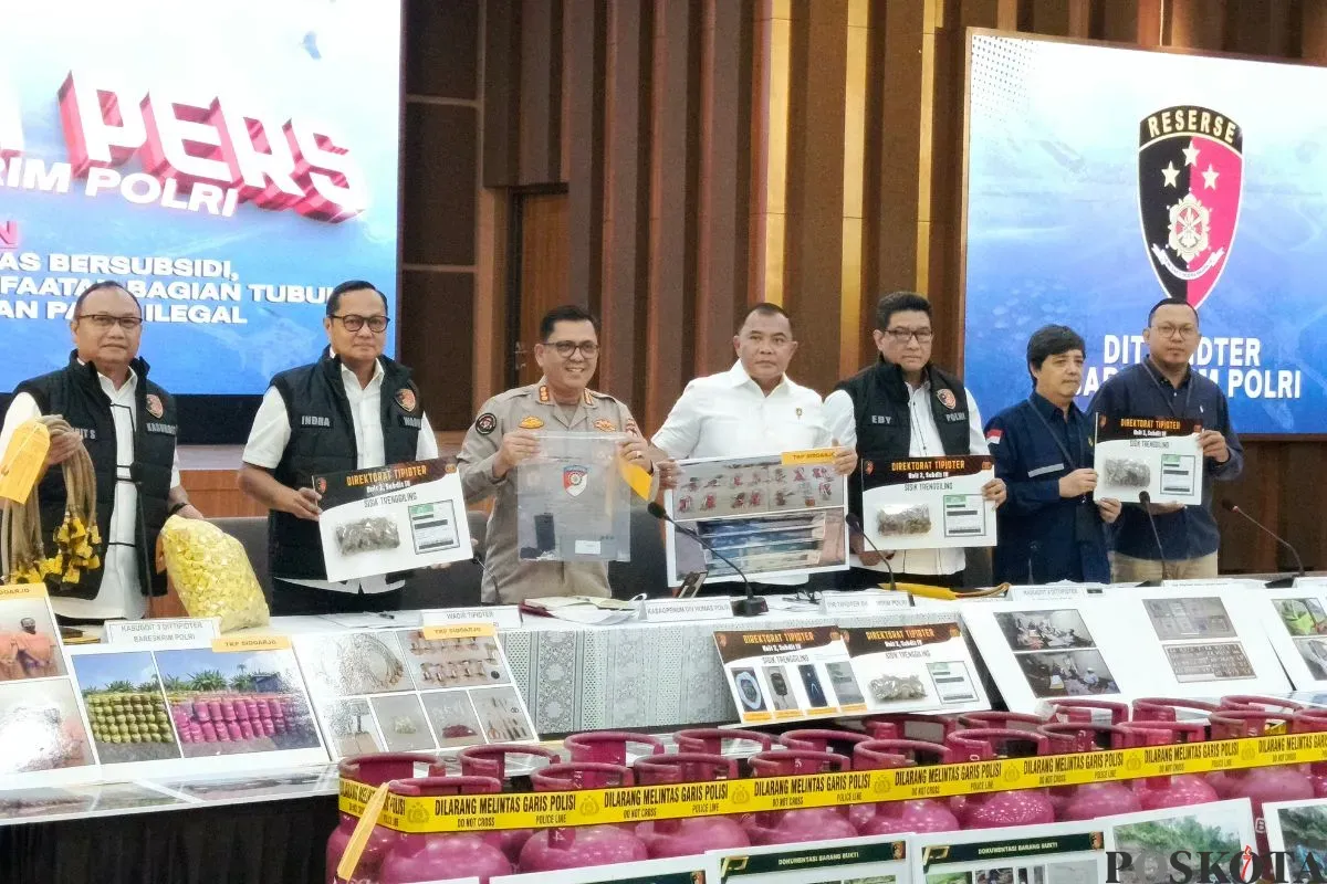 Jumpa pers kasus penjualan sisik hewan trenggiling untuk bahan baku obat tradisional dan narkoba di Bareskrim Polri, Jakarta Selatan, Rabu, 11 Juni 2025. (Sumber: Poskota/Ali Mansur)