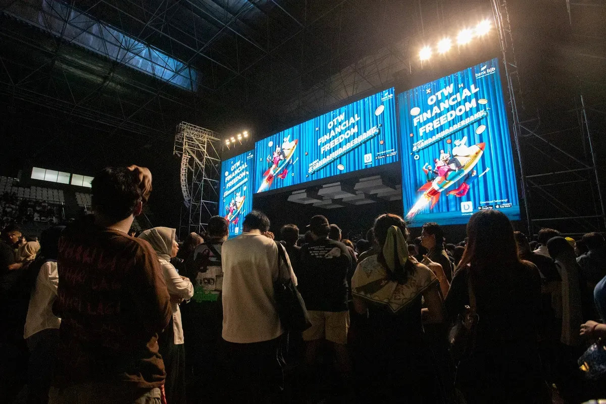 Konser Hindia bertajuk “25 on Blank Canvas” yang berlangsung di Tennis Indoor Senayan, Jakarta pada 7 Juni 2025 kemarin. (Sumber: Dok. bank bjb)
