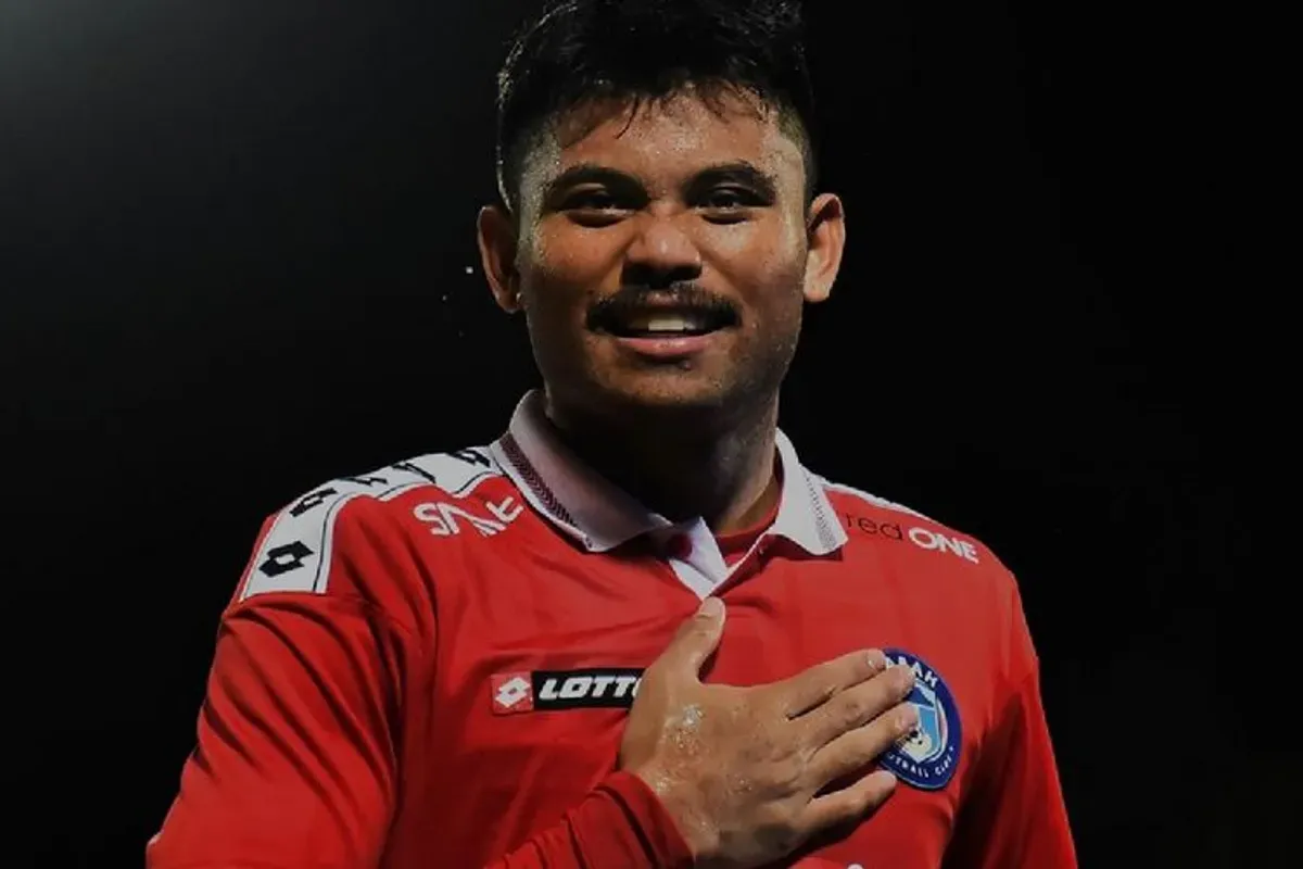 Saddil Ramdani resmi diperkenalkan sebagai pemain baru Persib Bandung musim 2024/2025. Ia menandatangani kontrak berdurasi tiga tahun bersama Maung Bandung. (Sumber: Dok/Sabah FC)