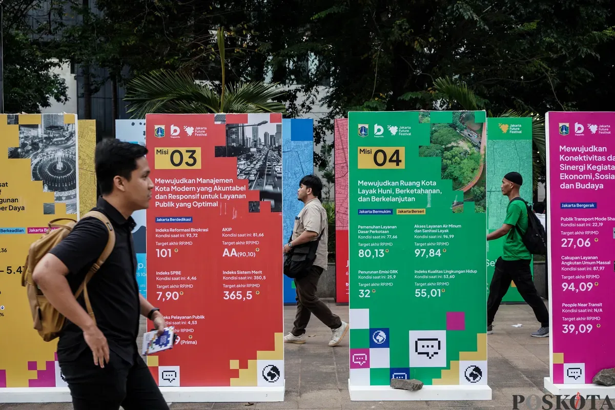 Warga mengunjungi pagelaran Jakarta Future Festival 2025: Collaborate to Elevate! di Taman Ismail Marzuki, Jakarta, Jum'at, 13 Juni 2025. (Sumber: Poskota/Bilal Nugraha Ginanjar)