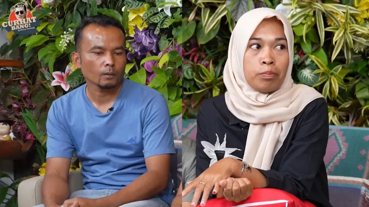 Ibu korban, Dian Tiara, bersama suaminya Heko Yandri di podcast "Curhat Bang Denny Sumargo" saat membeberkan identitas Yogi Nofranika. (Sumber: YouTube/CURHAT BANG Denny Sumargo)