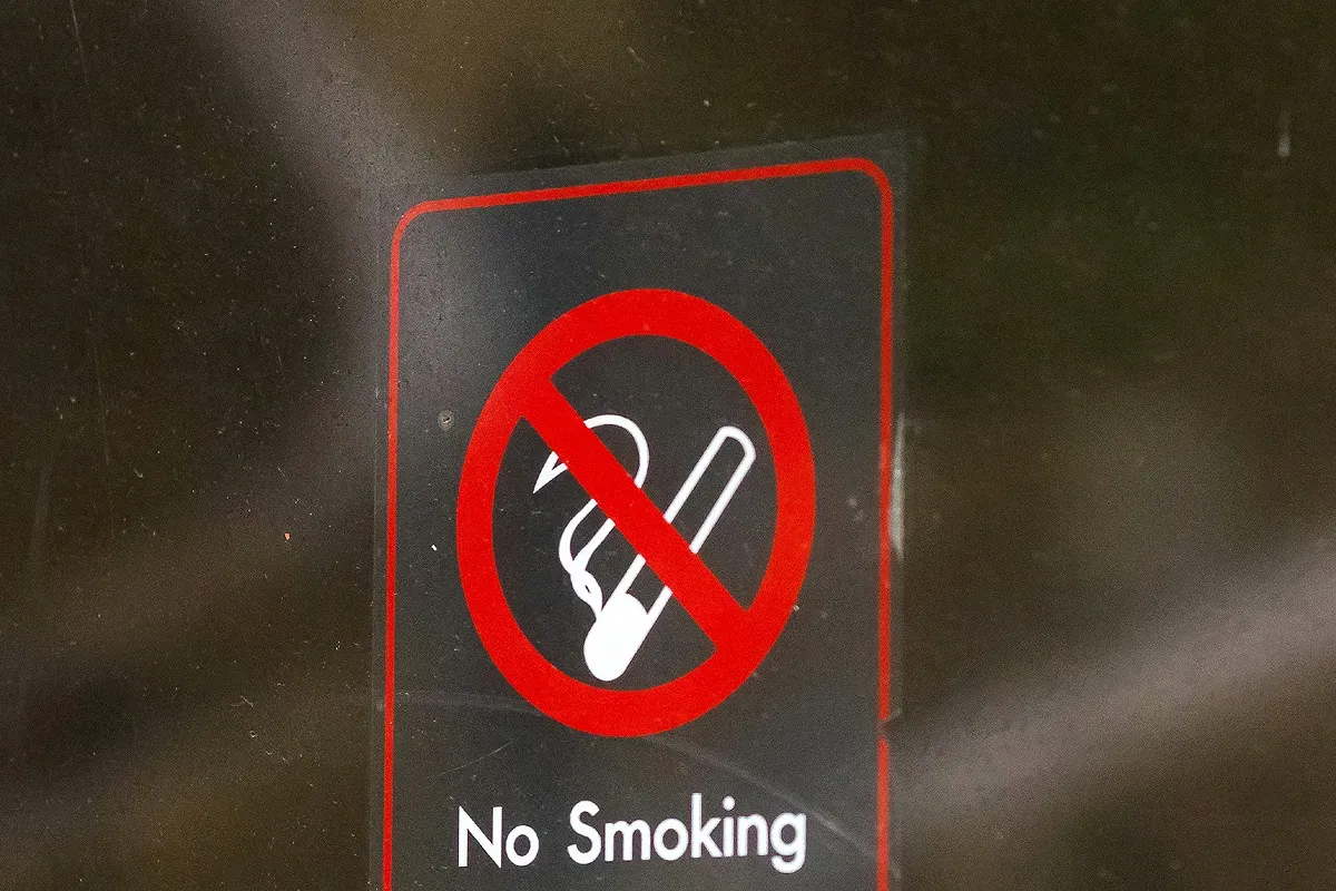 Ilustrasi, Perda Kawasan Tanpa Rokok Jakarta. (Sumber: Unsplash | Foto: Kitty Hutchinson)