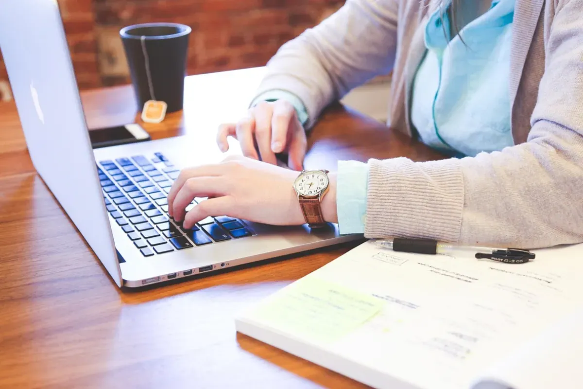 Ilustrasi cara membuat jurnal modul 3 bagi peserta PPG 2025. (Sumber: Pixabay/StartupStockPhotos)