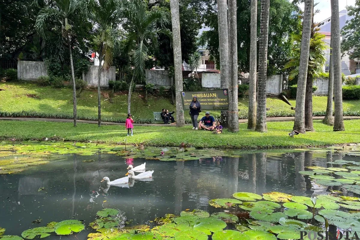 Suasana di Taman Langsat, Jakarta Selatan, Minggu, 15 Juni 2025. (Sumber: Poskota/Pandi Ramedhan)