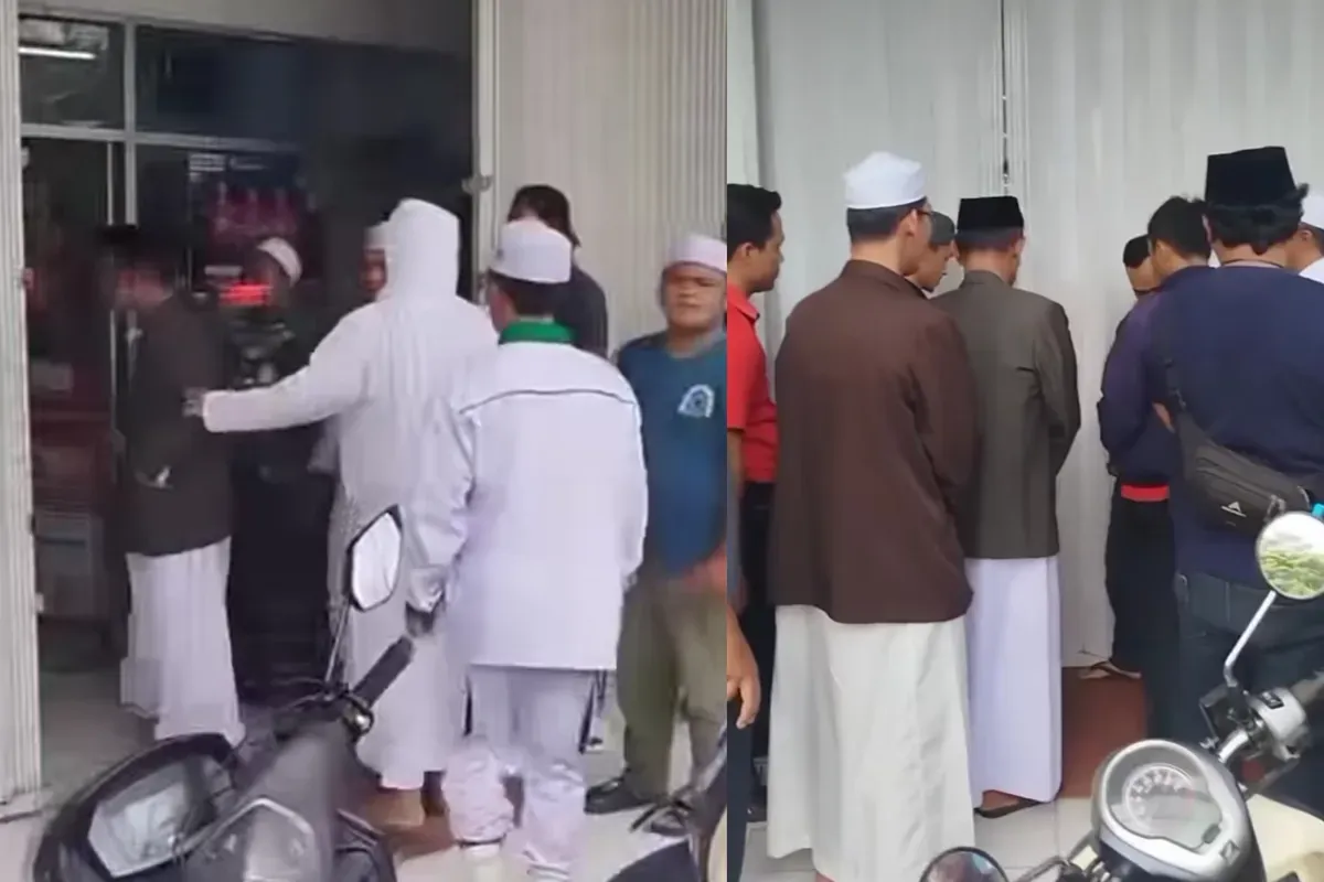 Sejumlah ulama dan santri di Ciamis melakukan penyegelan terhadap salah satu gerai Alfamart. (Sumber: Instagram/@fakta.beriita)