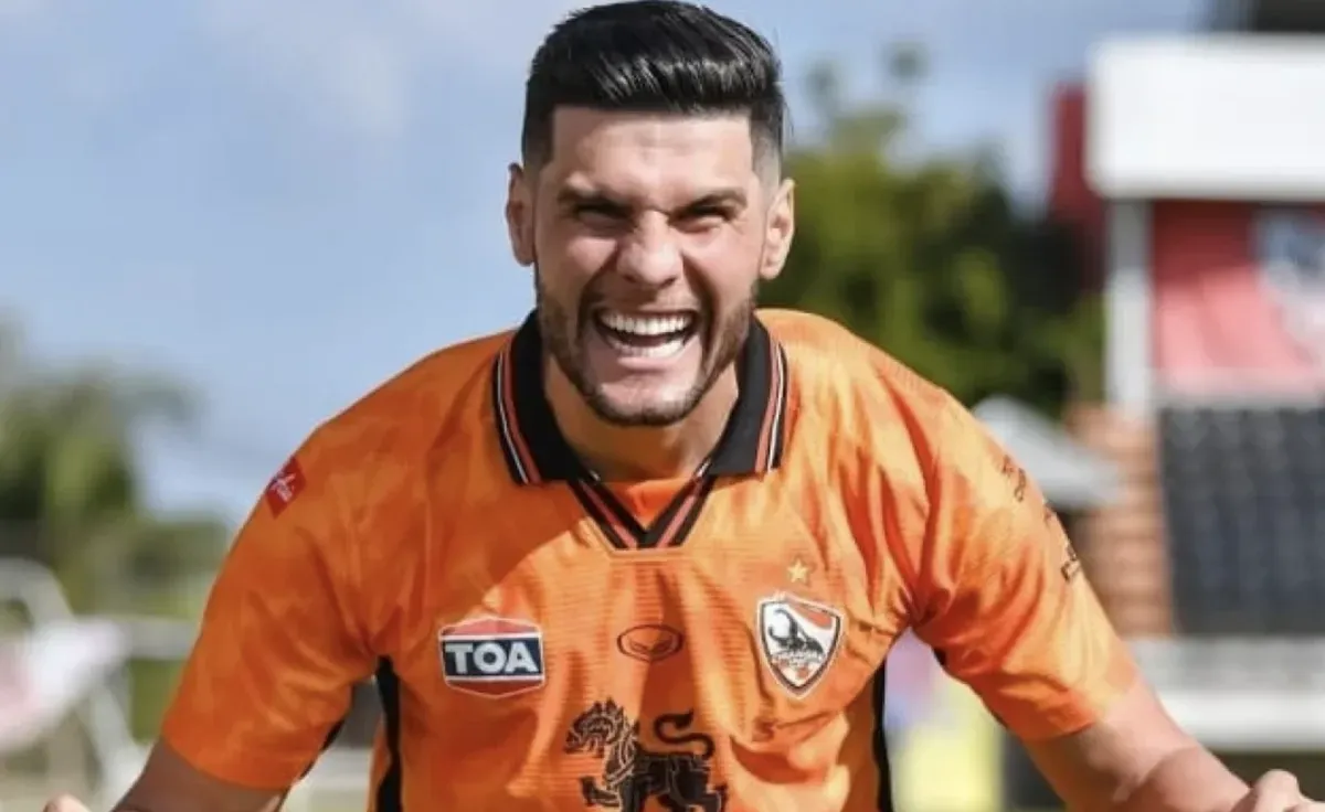 Profil Julio Cesar, Bek Asal Brasil yang Didapuk Gantikan Nick Kuipers di Persib Bandung (Sumber: Instagram/Julio Caesar)