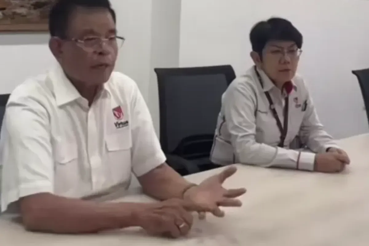 Terkait Kasus Penahanan Ijazah, Profil Lengkap Houtman Simanjuntak dan Keluarganya Terungkap (Sumber: Tiktok/@senja_ka1a)