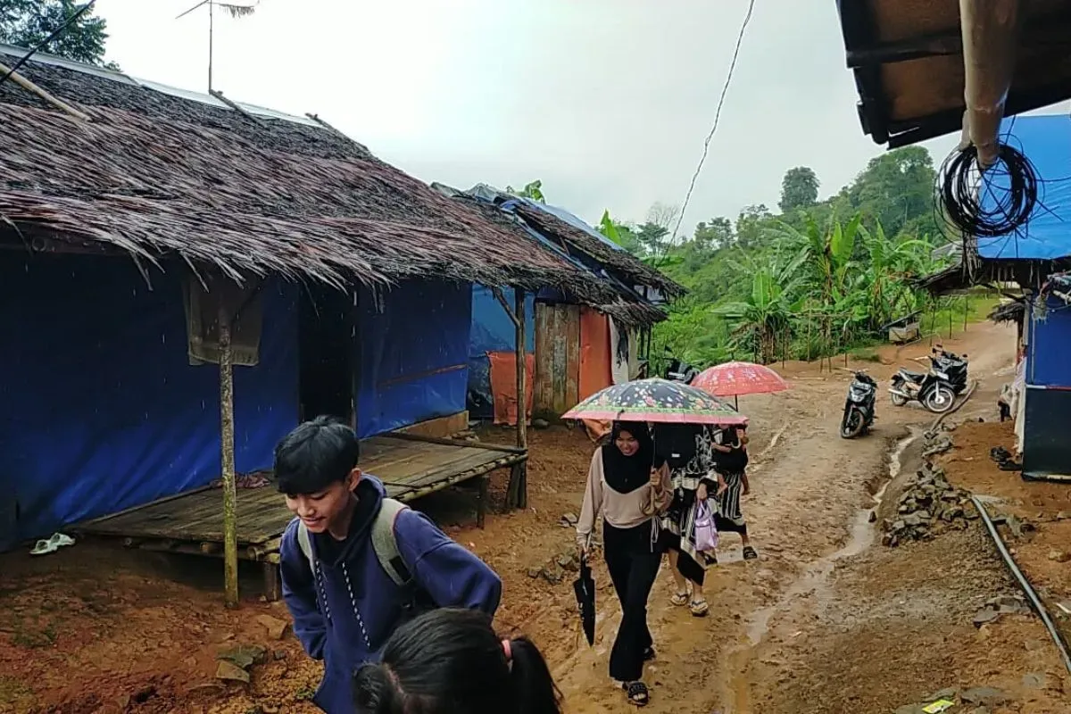 Suasana di kawasan Hunian Sementara korban bencana banjir bandang di Kecamatan Lebakgedong, Kabupaten Lebak. (Sumber: Dok. Warga)