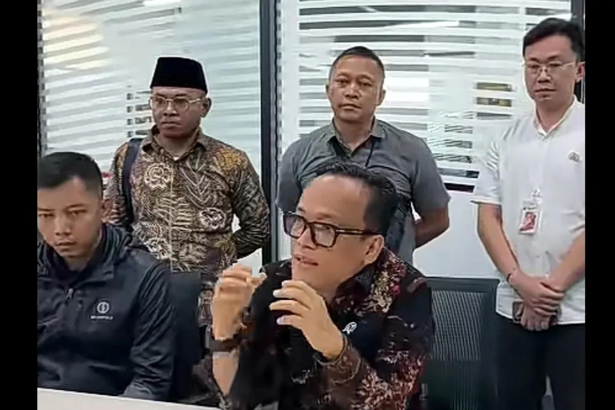 Wakil Menteri Ketenagakerjaan, Immanuel Ebenezer melakukan sidak ke PT Virtus Facility Services. (Sumber: TikTok/Immanuel Ebenezer)