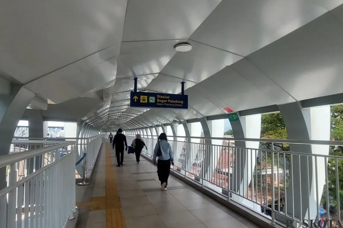 Skybridge Stasiun Bogor-Paledang, Kota Bogor, diuji coba selama dua hari, Senin-Selasa, 16-17 Juni 2025. (Sumber: Poskota/Sekar Putri Andini)