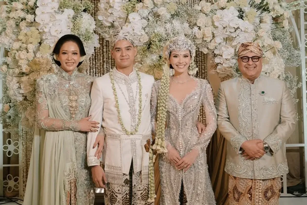 Sosok anak Irwan Mussry menjadi pertanyaan netizen. (Sumber: Instagram/@maiaestiantyreal)