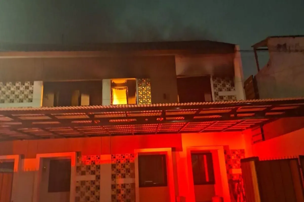 Kebakaran melanda indekos di kawasan Ulujami, Pesanggrahan, Jakarta Selatan, Rabu, 18 Juni 2025. (Sumber: Dok. Damkar)
