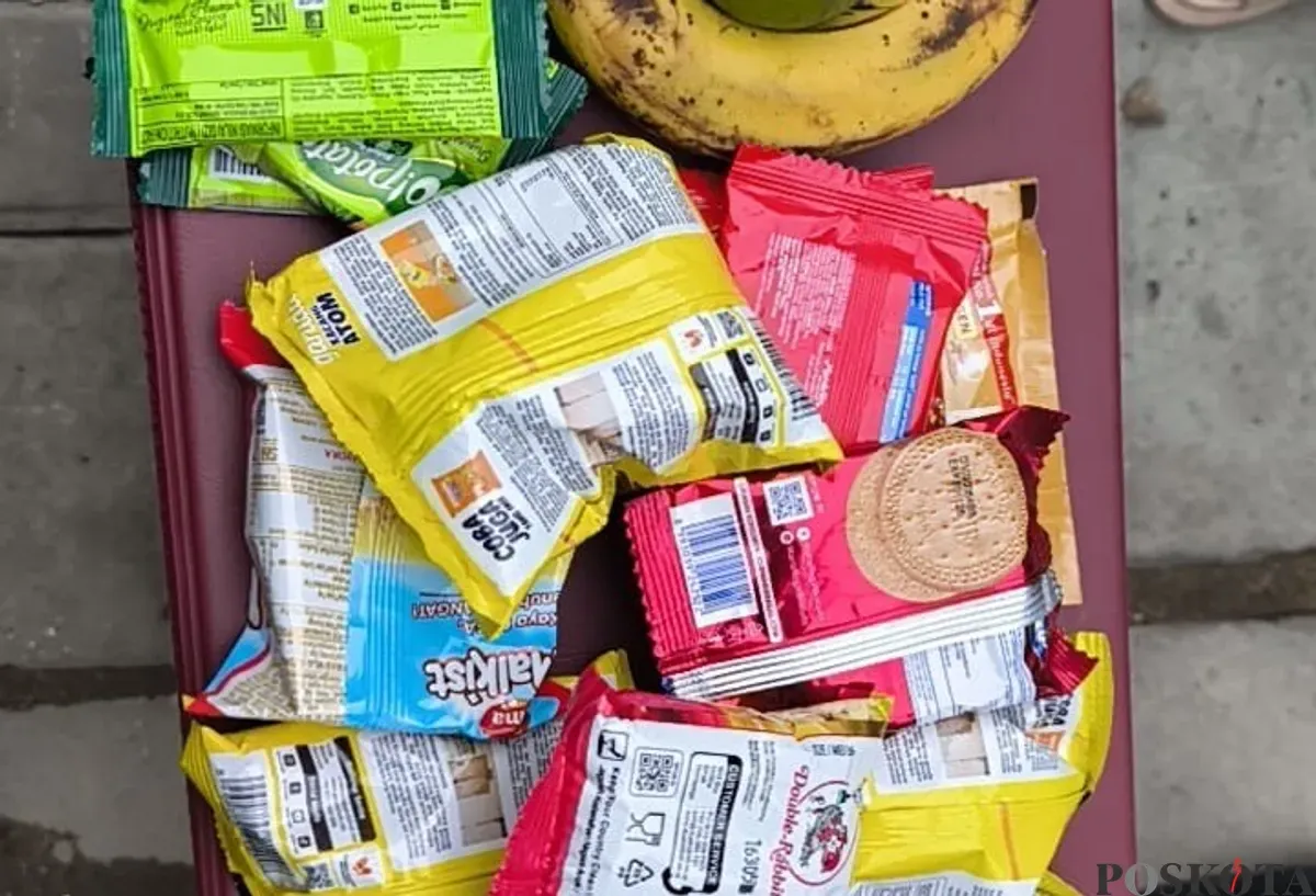 Menu MBG yang dibagikan di SDN 01 Pondok Betung, Pondok Aren, Tangerang Selatan pada Kamis, 19 Juni 2025 yang menuai kekecewaan dari para wali murid. (Sumber: Poskota/Primayanti Juli Kumala Manalu)