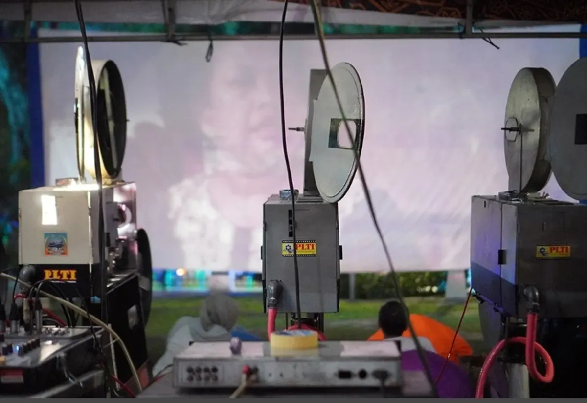 Nonton bareng layar tancap DPRD Provinsi DKI Jakarta pada HUT ke-497 Kota Jakarta di tahun 2024 lalu (Sumber: Dok. Sekretariat DPRD Jakarta)