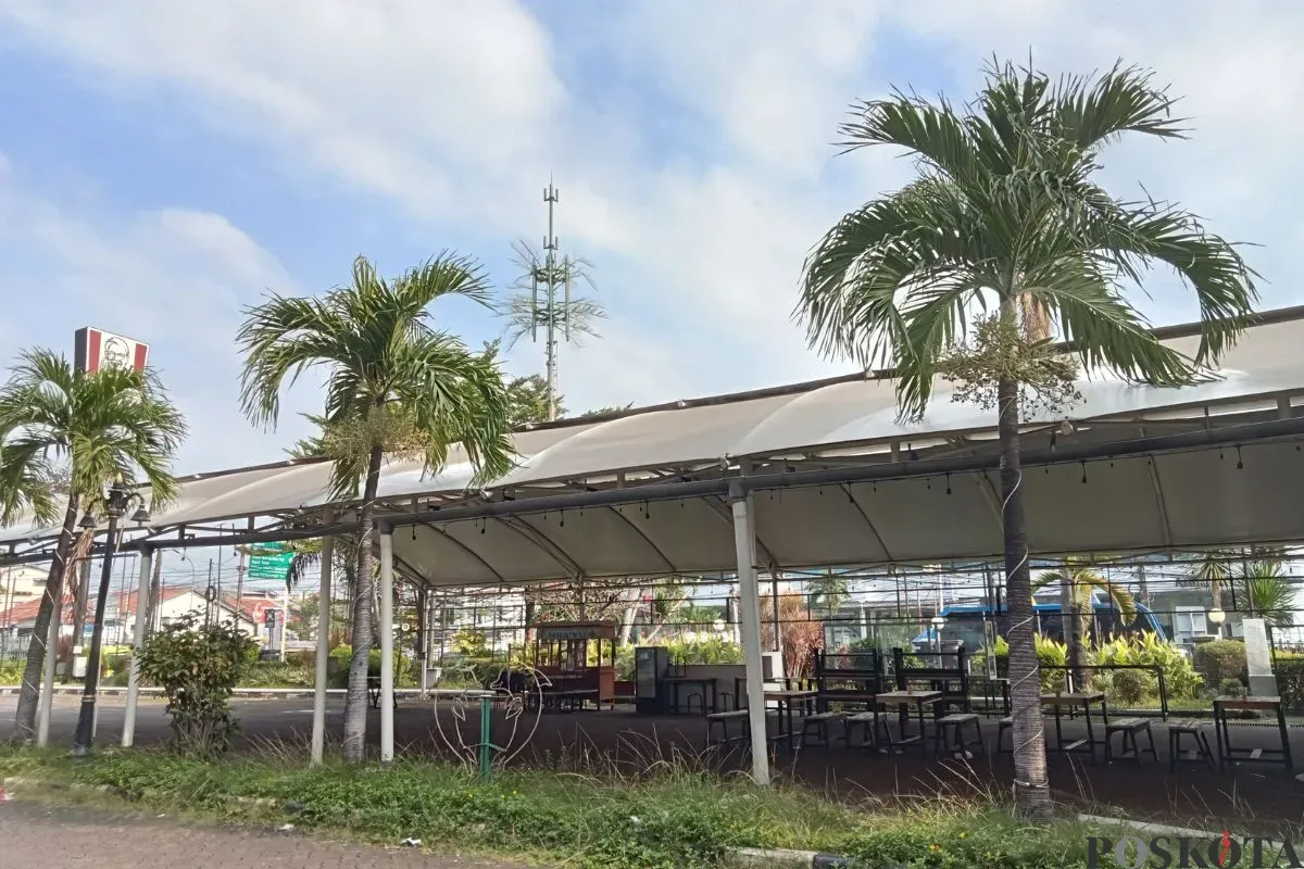 Usai resmi tutup pada awal Januari 2025, geliat aktivitas mulai tak terlihat lagi di lingkungan Grand Mall Bekasi, Jumat, 20 Juni 2025. (Sumber: Poskota/Nurpini Aulia Rapika)