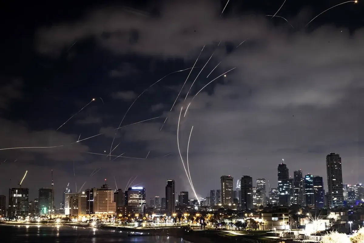 Viral Video Serangan Rudal Iran ke Israel Diedit Netizen Pakai Lagu Coldplay hingga OST Meteor Garden (Sumber: Instagram/moskharouf)