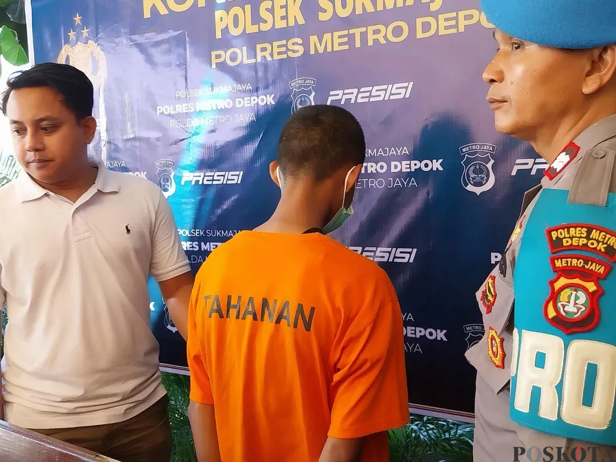Remaja marbot ditangkap anggota Polsek Sukmajaya mencuri uang kas masjid di Depok. (Sumber: Poskota/Angga Pahlevi)