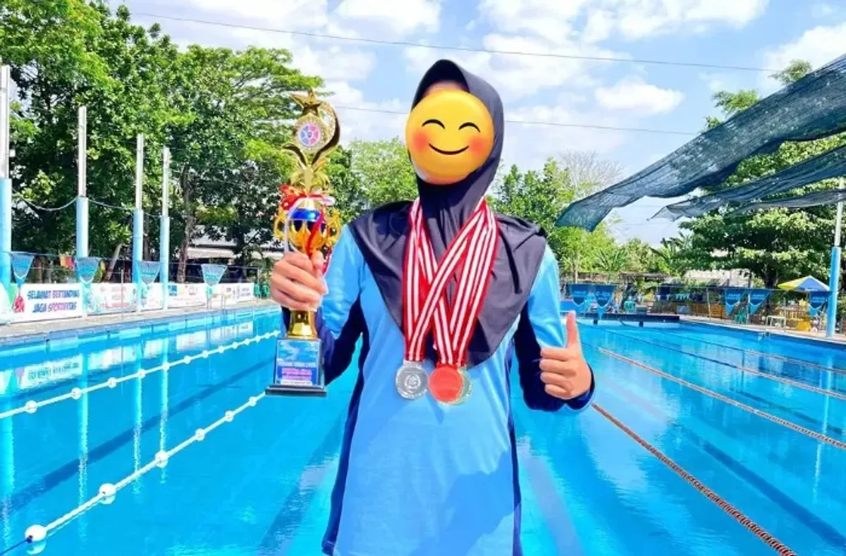 Siswa MAN 1 Tegal yang dikabarkan dikeluarkan usai meraih prestasi sebagai juara umum cabang renang. (Sumber: X/@_priut)