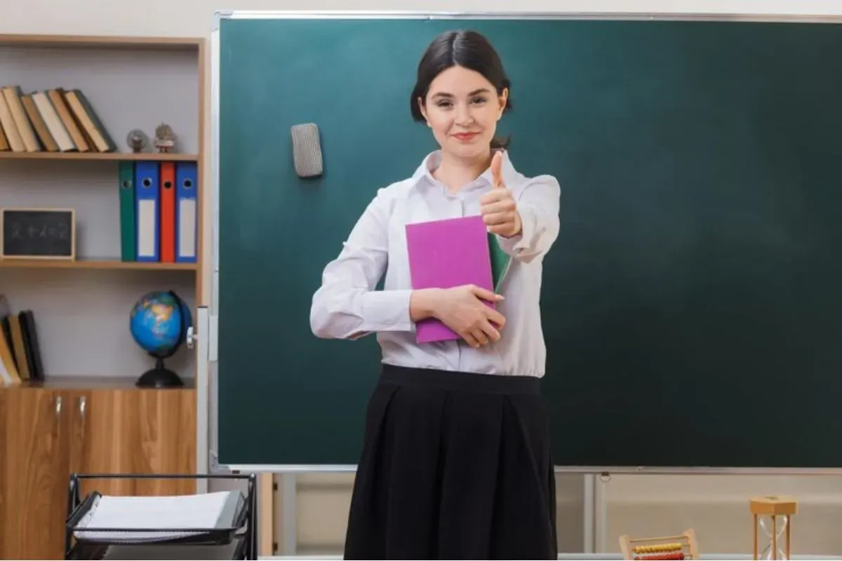 Segini besaran gaji guru usai lulus PPG. (Sumber: Freepik)
